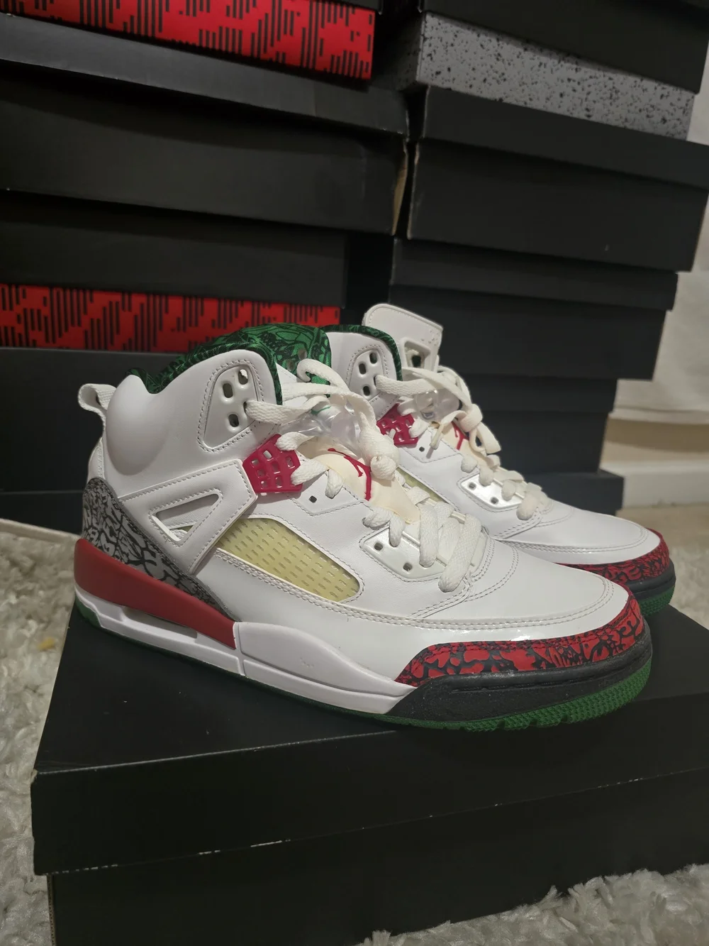 Jordan Spizike Men's White Basketball Sneakers with Red, Green & Gray Size 10.5